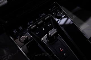 PORSCHE 992 usata, con Touch screen