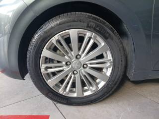 PEUGEOT 208 usata, con Volante in pelle