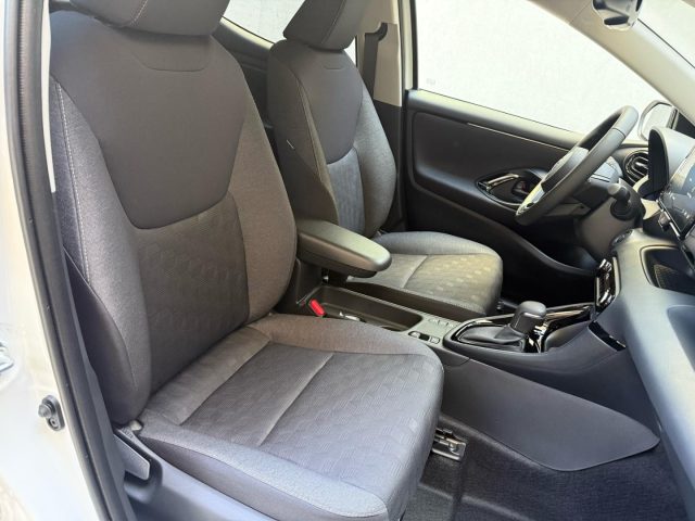 TOYOTA Yaris usata, con Airbag testa