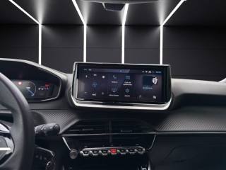 PEUGEOT 2008 usata, con Autoradio digitale