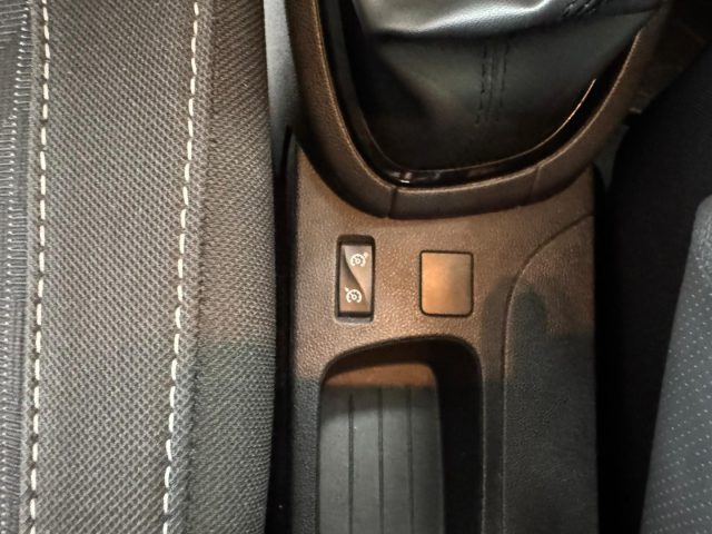 RENAULT Clio usata, con Specchietti laterali elettrici