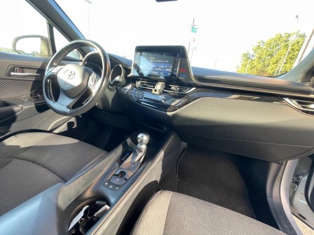 TOYOTA C-HR usata, con Specchietti laterali elettrici