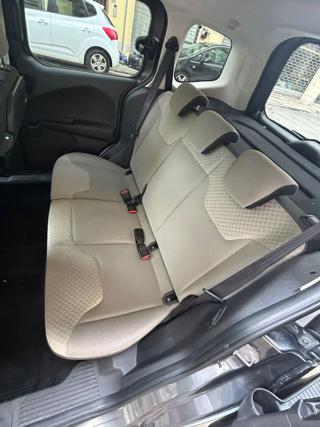 FORD Tourneo Courier usata 31