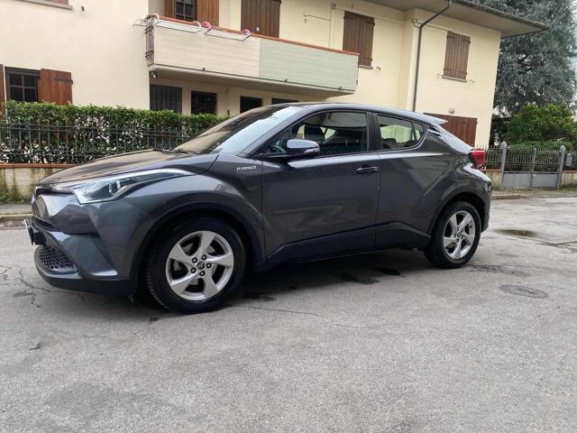 TOYOTA C-HR usata 9