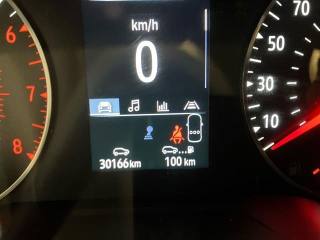 RENAULT Clio usata, con Hill holder