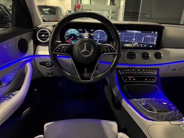 MERCEDES-BENZ E 300 usata, con Cronologia tagliandi