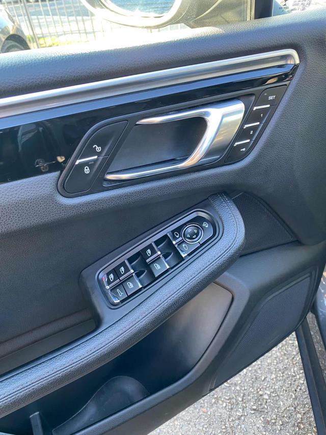 PORSCHE Macan usata, con Climatizzatore automatico, 2 zone