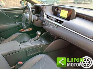 LEXUS ES 300 usata, con Leve al volante