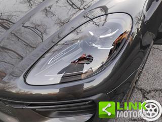 PORSCHE Macan usata, con Hill holder