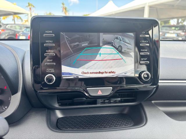 TOYOTA Yaris usata, con USB
