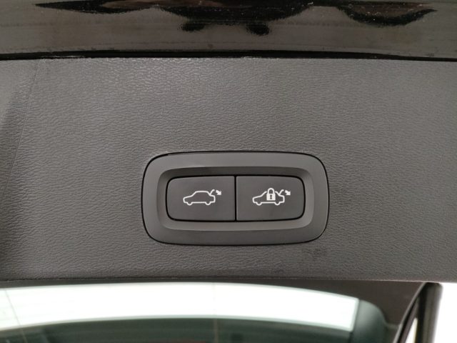 VOLVO XC40 usata, con Portellone posteriore elettrico