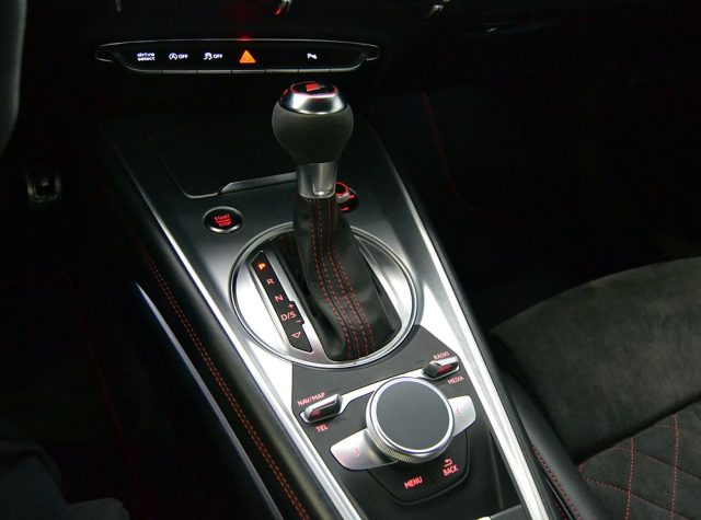 AUDI TT usata, con Autoradio