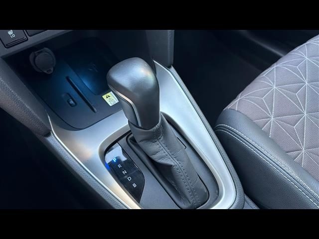 TOYOTA Yaris usata, con Autoradio