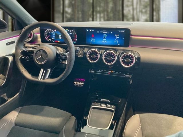 MERCEDES-BENZ A 180 usata, con Cerchi in lega