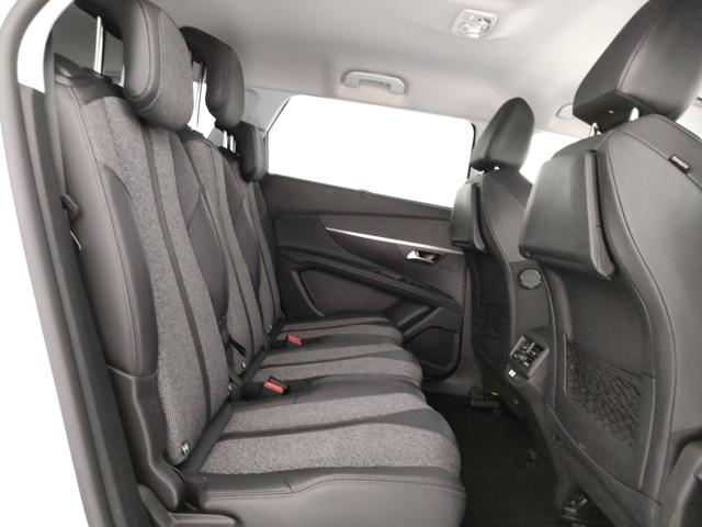 PEUGEOT 5008 usata, con USB