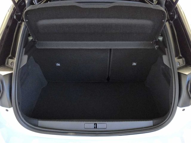 OPEL Corsa usata, con Sedile posteriore sdoppiato