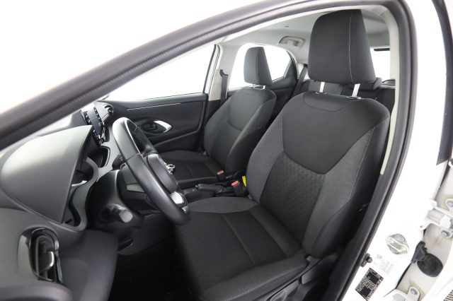 TOYOTA Yaris usata 2