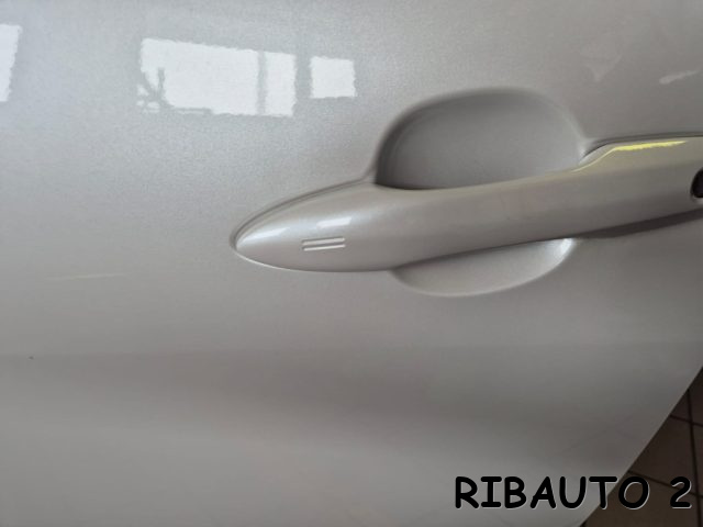 TOYOTA Yaris usata, con Alzacristalli elettrici