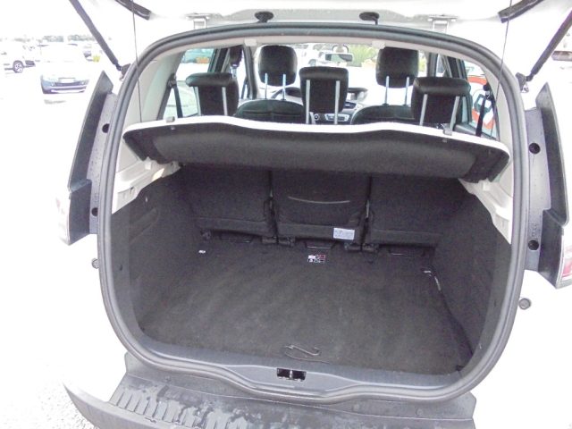 RENAULT Scenic usata, con Sensori di parcheggio anteriori