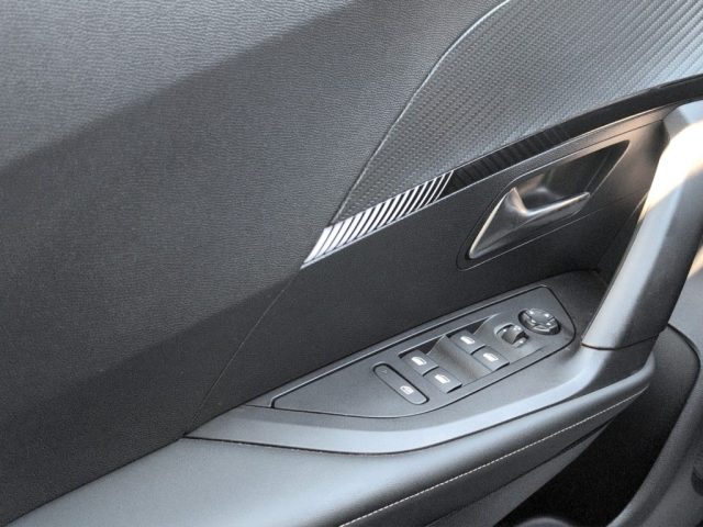 PEUGEOT 2008 usata, con Vivavoce