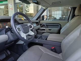 LAND ROVER Defender usata, con Boardcomputer