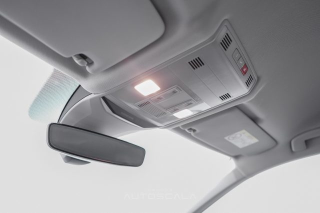 VOLKSWAGEN T-Roc usata, con Luci diurne LED