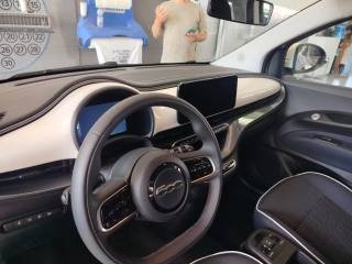 FIAT 500e usata, con Autoradio digitale