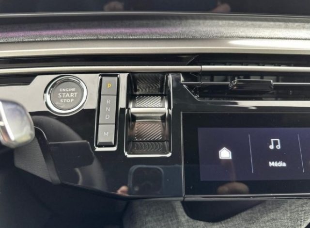 PEUGEOT 5008 usata, con Sensore di luce