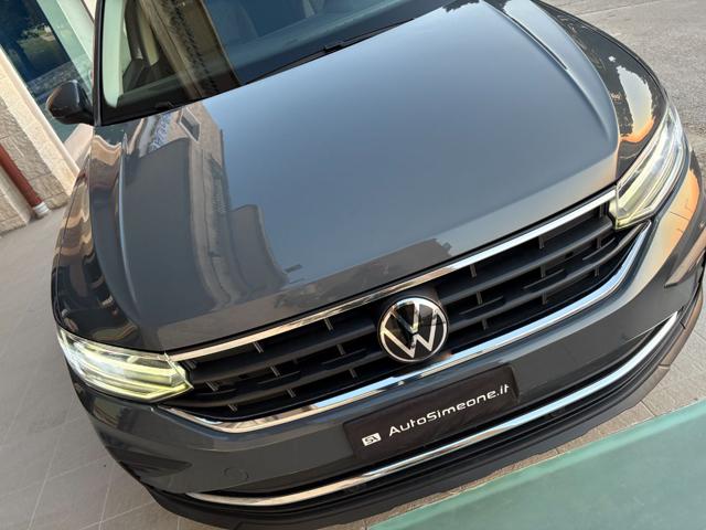 VOLKSWAGEN Tiguan usata, con Leve al volante