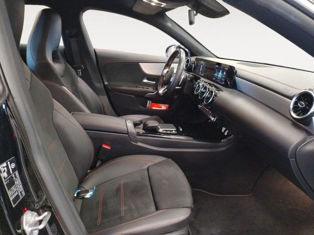 MERCEDES-BENZ CLA 180 usata, con Portellone posteriore elettrico