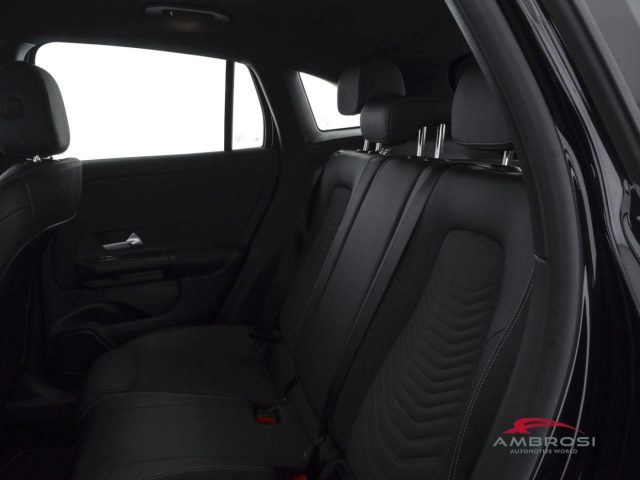 MERCEDES-BENZ GLA 180 usata 9