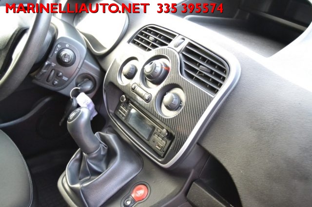 RENAULT Kangoo usata 17