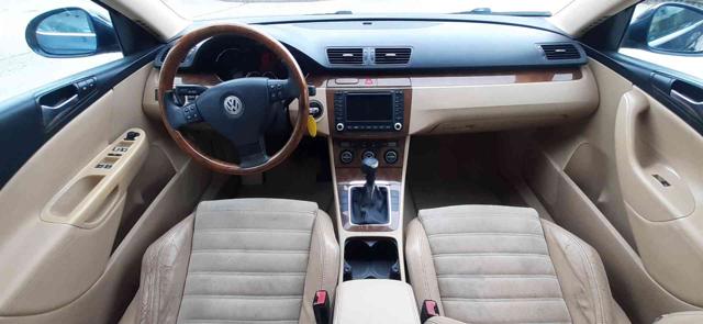 VOLKSWAGEN Passat usata 17
