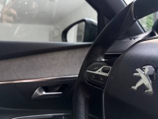 PEUGEOT 3008 usata, con Volante in pelle