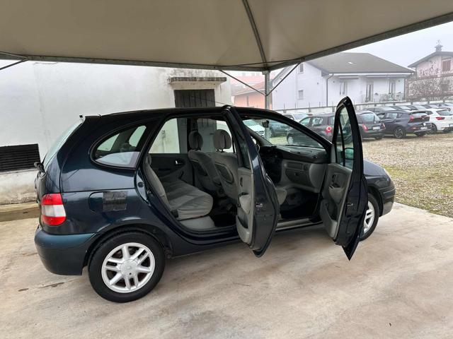 RENAULT Scenic usata, con Servosterzo