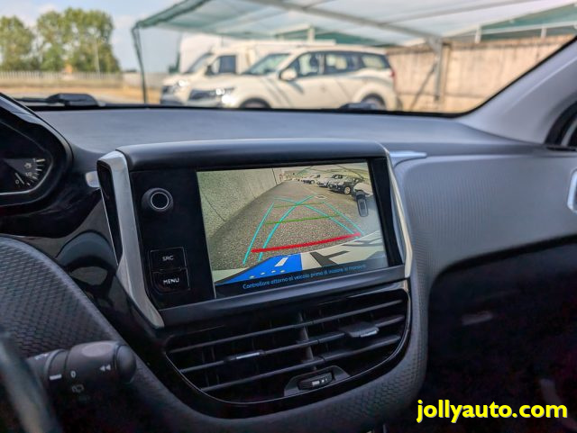 PEUGEOT 2008 usata, con Sistema di navigazione