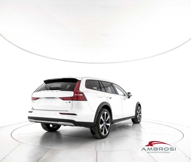 VOLVO V60 Cross Country usata 2