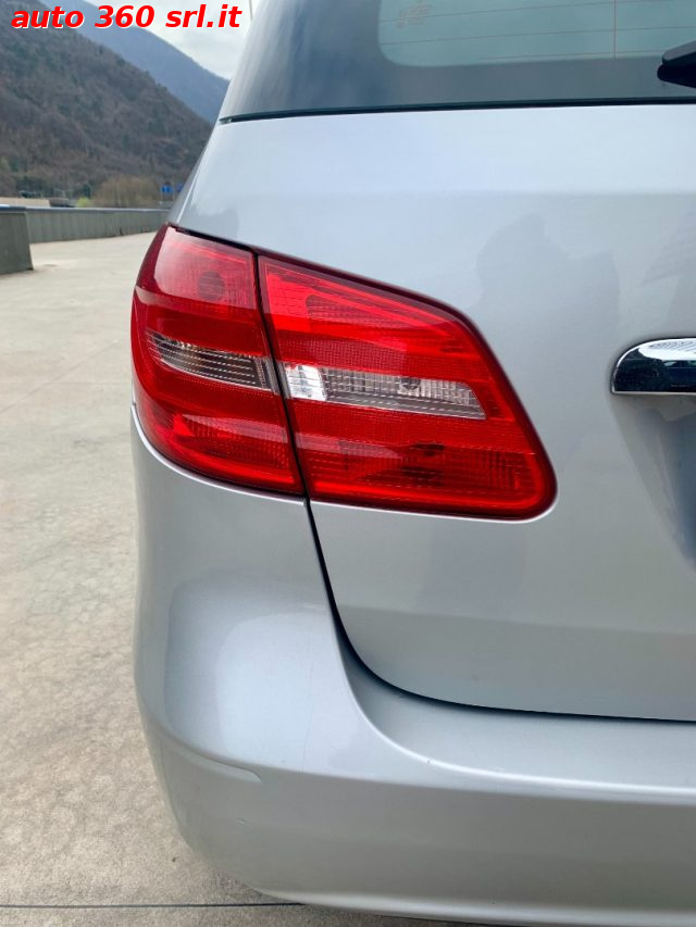 MERCEDES-BENZ B 180 usata, con Boardcomputer