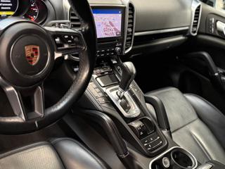 PORSCHE Cayenne usata, con USB