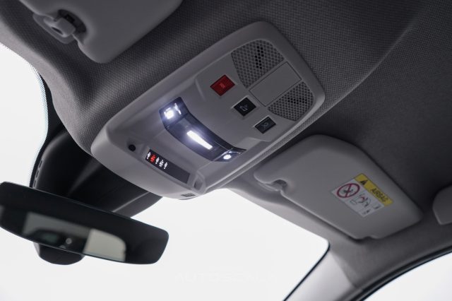 JEEP Avenger usata, con Fari LED
