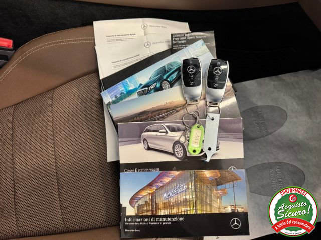 MERCEDES-BENZ E 220 usata, con Volante in pelle