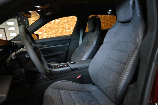 PORSCHE Taycan usata 20