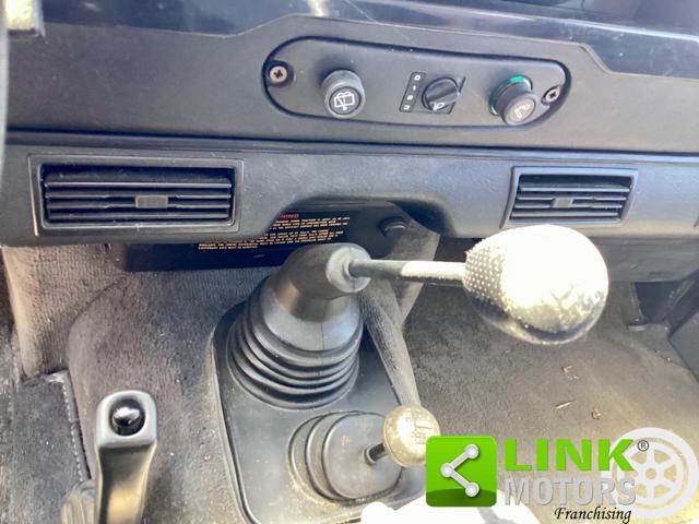 LAND ROVER Defender usata 17