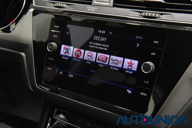 VOLKSWAGEN Touran usata, con Vivavoce