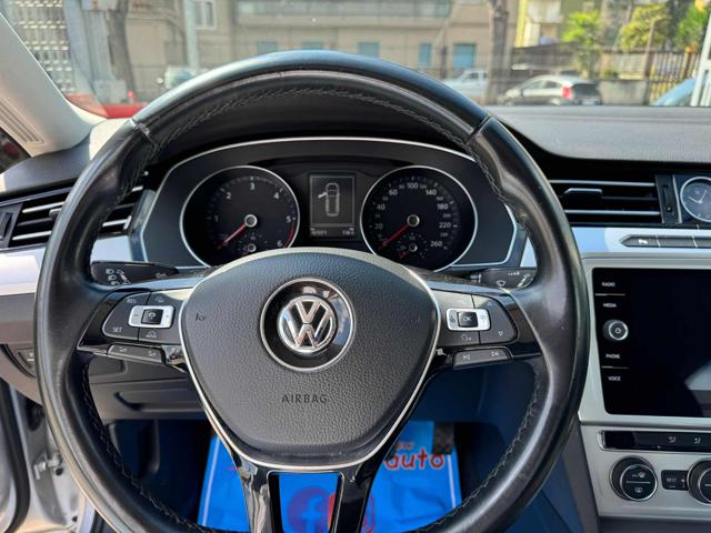 VOLKSWAGEN Passat Variant usata, con ESP