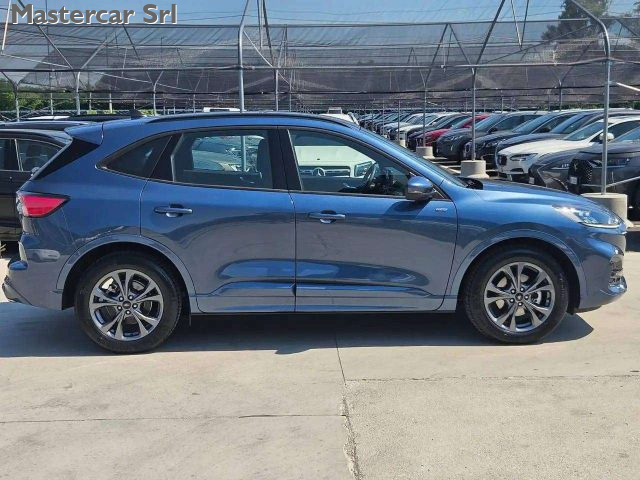FORD Kuga usata, con Autoradio