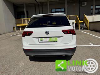 VOLKSWAGEN Tiguan usata, con Autoradio