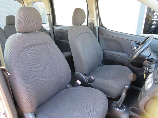 TOYOTA Yaris usata, con Sedile posteriore sdoppiato