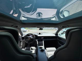 PORSCHE Taycan usata, con Fendinebbia