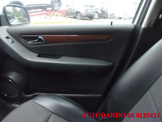 MERCEDES-BENZ A 180 usata, con Chiusura centralizzata